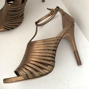 Neiman Marcus heels size 9M